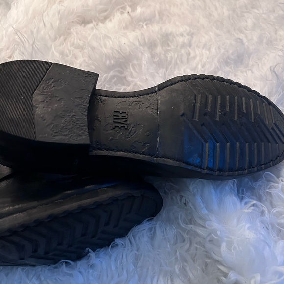 Newish FRYE VERONICA BLACKK BOOT - Picture 5 of 6